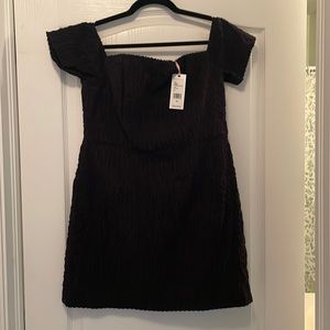 Vineyard Vines off the shoulder mini dress